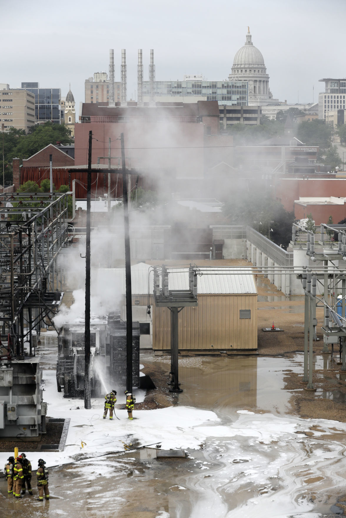 Explosion and fire Downtown leaves thousands without power